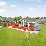 3 Bedroom Awesome In Juelsminde Casa vacanze *