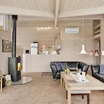 3 Bedroom Awesome In Juelsminde Casa vacanze *