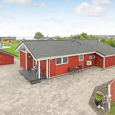 3 Bedroom Awesome In Juelsminde