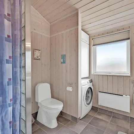 3 Bedroom Awesome In Juelsminde Feriehus