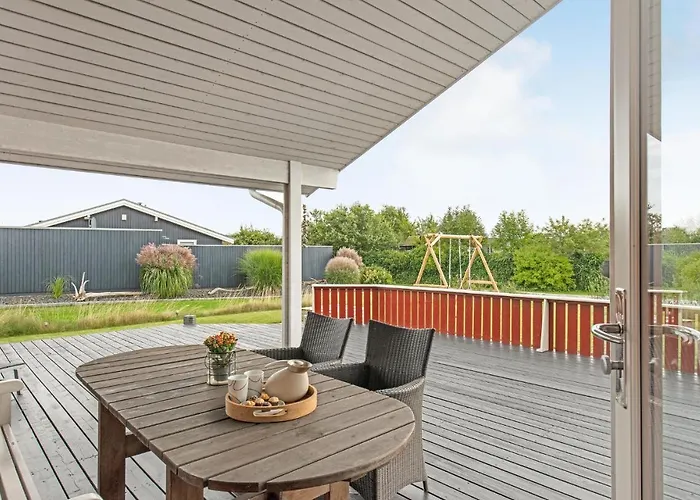 3 Bedroom Awesome In Juelsminde *