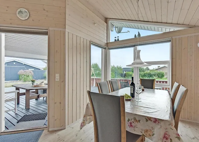 3 Bedroom Awesome In Juelsminde